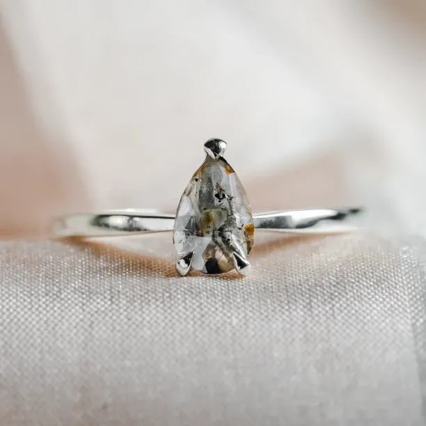 Pear salt'n'pepper diamond ring CARMELO Image