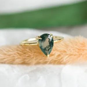 Minimalist engagement ring with moss agate FREYA Thumbnail