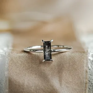 Art deco styled ring with salt'n'pepper diamond ERMANNO Thumbnail