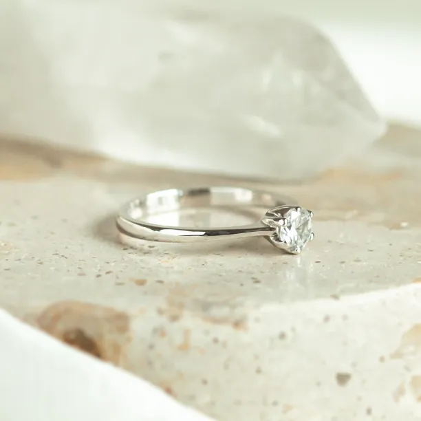 Classic engagement ring with lab-grown diamond STAMO Image