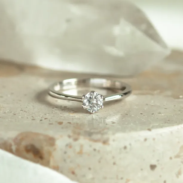 Classic engagement ring with lab-grown diamond STAMO Image