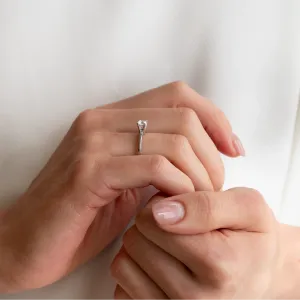 Classic engagement ring with lab-grown diamond SEMLA Thumbnail