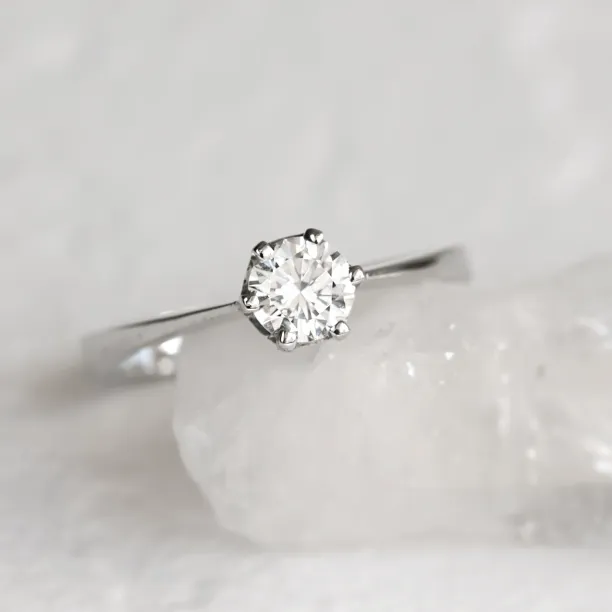 Engagement ring with 0.5ct lab grown diamond FLOREA Image