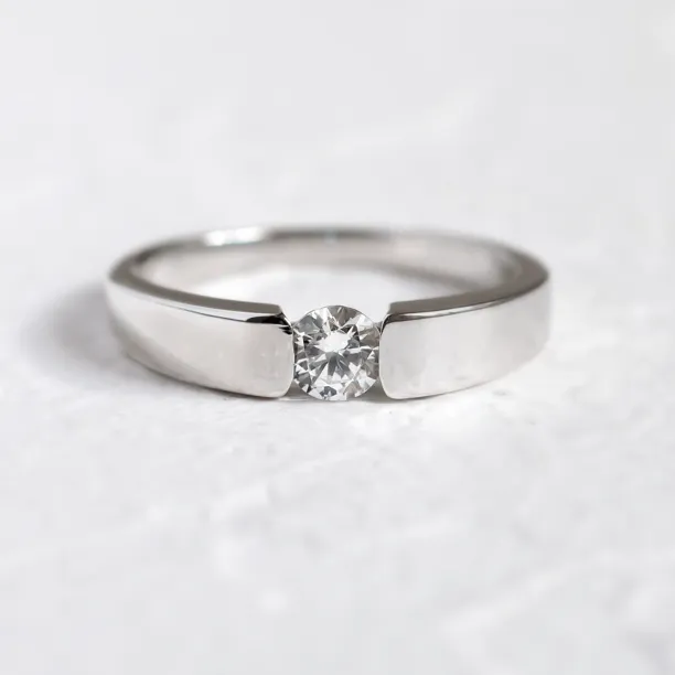 Engagement ring with lab-grown diamond in tension setting MOVIKO Image