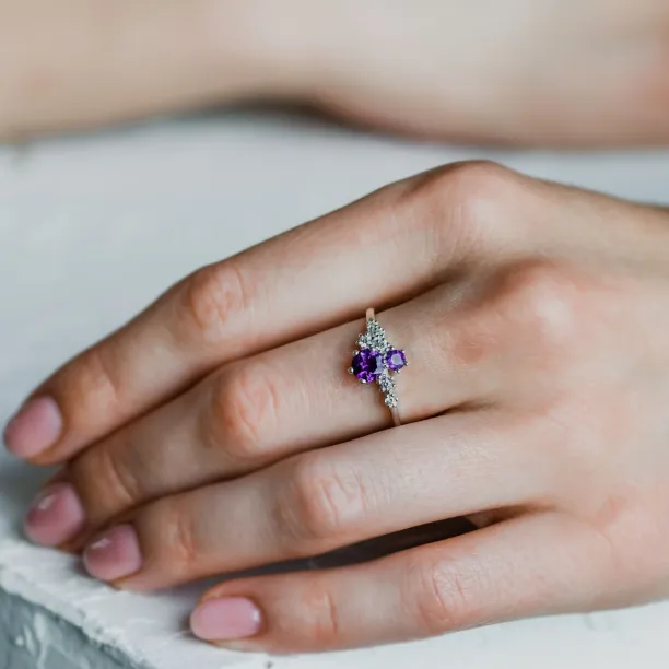 Gold cluster ring with amethyst and diamonds BERRY Image