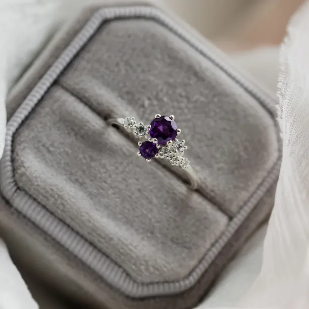 Gold cluster ring with amethyst and diamonds BERRY Image