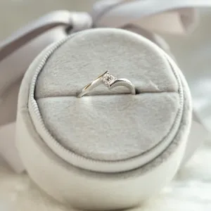 Gold engagement ring with lab-grown diamond GRESIA Thumbnail