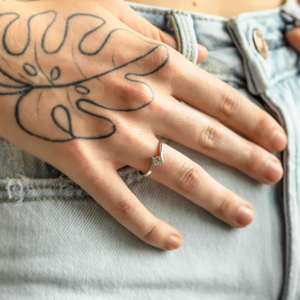 Gold engagement ring with lab-grown diamond GRESIA Image