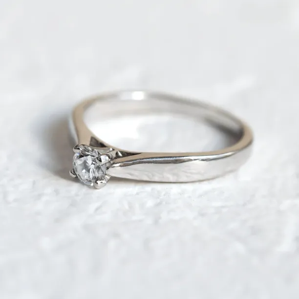 Engagement ring with 0.25ct lab-grown diamond LOVIA Image