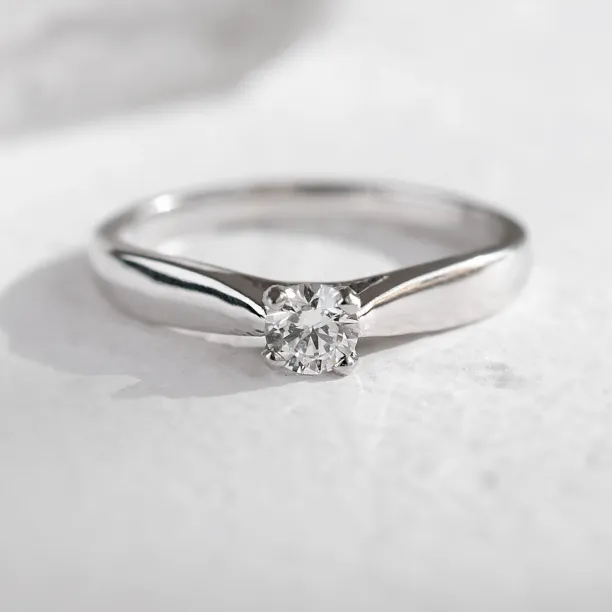 Engagement ring with 0.25ct lab-grown diamond LOVIA Image
