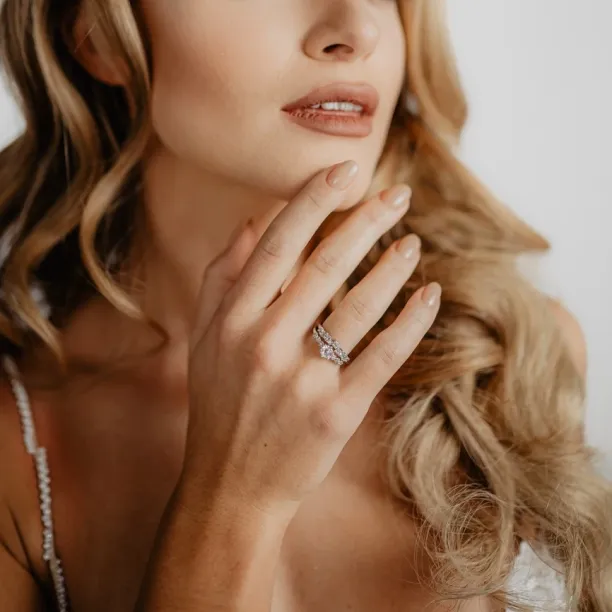 Romantic engagement diamond ring MIZI Image