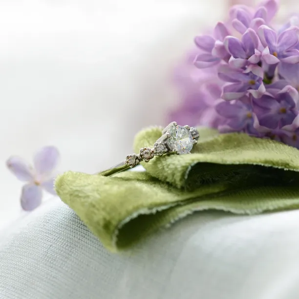 Romantic engagement diamond ring MIZI Image
