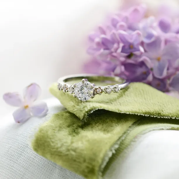 Romantic engagement diamond ring MIZI Image