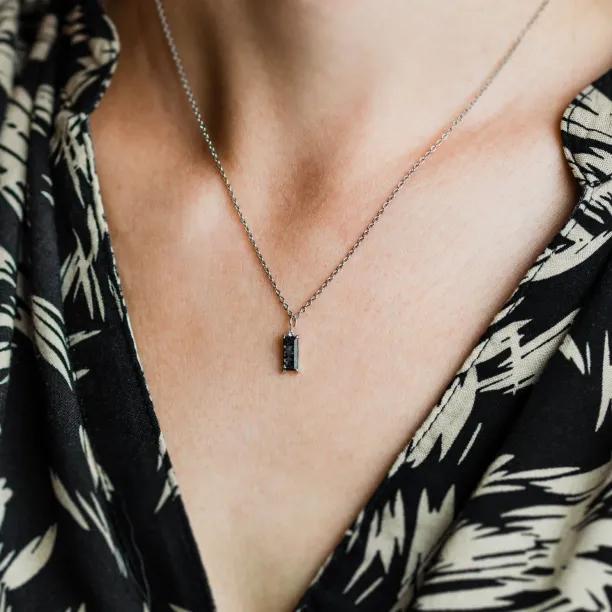 Gold necklace with baguette salt'n'pepper diamond PARIS Image