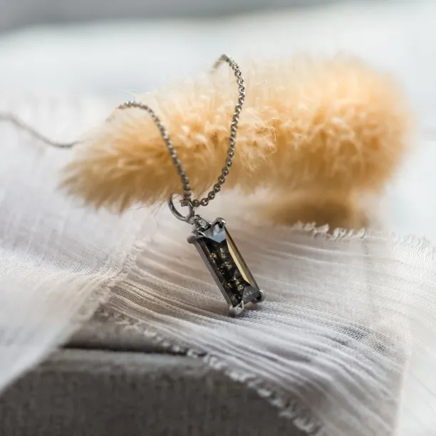 Gold necklace with baguette salt'n'pepper diamond PARIS Image