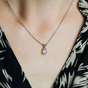 Gold necklace with white opal and diamond BRISBANE Thumbnail
