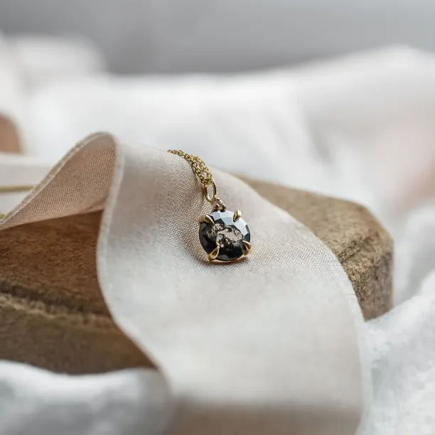 Gold necklace with round diamond salt and pepper EUGENIE Image