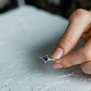 Gold ring with blue sapphire and diamonds ELIZABETH Thumbnail