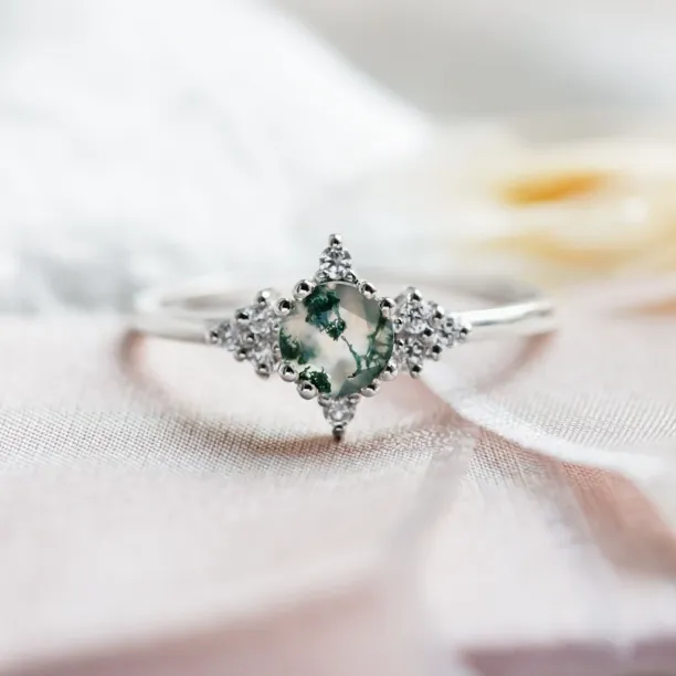 Moss agate in gold ring with diamonds ALBEROBELLO Image