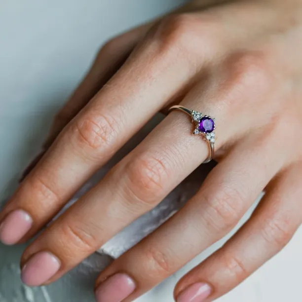 Engagement ring with amethyst and diamonds ALBINEA Image