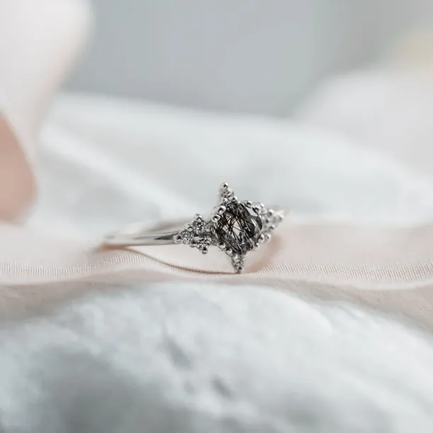 Gold ring with rutilated quartz and diamonds PHOENIX Image