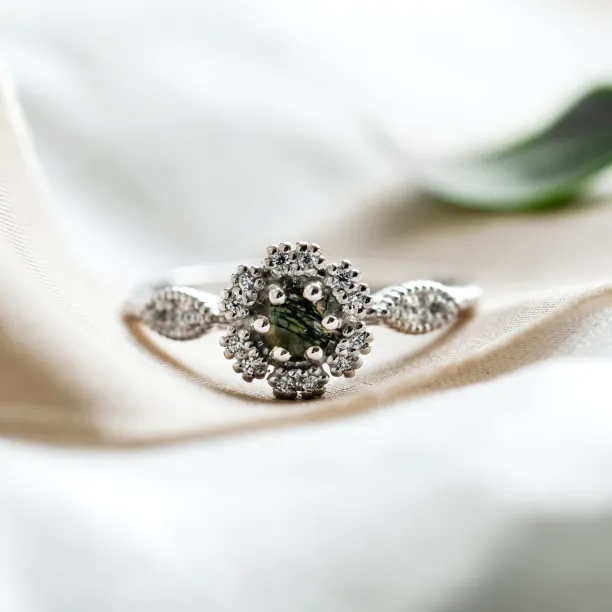Vintage engagement ring with moss agate and diamonds CALLIN Image