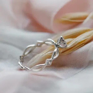 Lepidocrocite and diamonds in ring QUEENSLAND Thumbnail