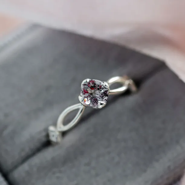 Lepidocrocite and diamonds in ring QUEENSLAND Image