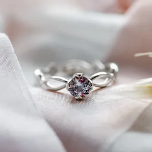 Lepidocrocite and diamonds in ring QUEENSLAND Thumbnail