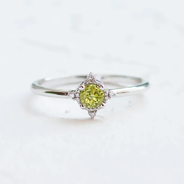 Engagement ring with peridot and diamonds OLIVKA Image