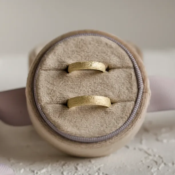 Wedding rings with unusual surface MARTAS Image