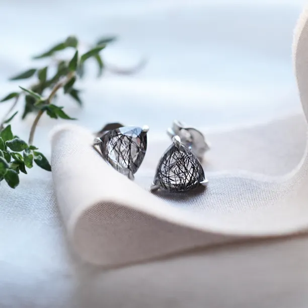 Gold rutilated quartz earrings TRIADA Image