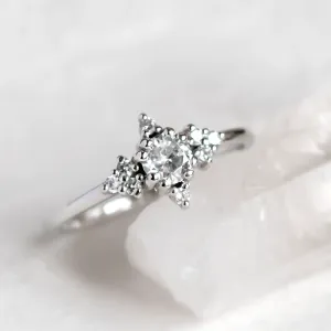 Romantic engagement ring with diamonds POMPADOUR Thumbnail