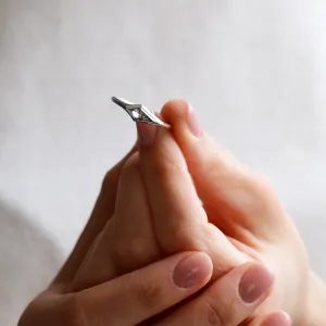 Unusual ring with salt'n'pepper diamond ARROW Thumbnail