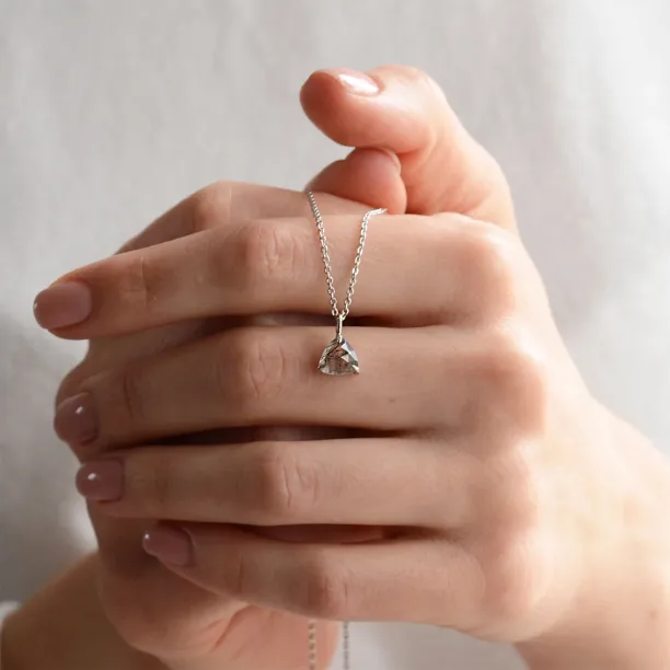 Minimalist rutilated quartz necklace TRIANGLE Image