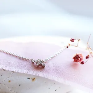 Minimalist necklace in cluster style CLAIRE Thumbnail