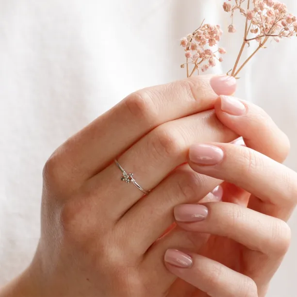 Minimalist cluster salt and pepper diamond ring TILPI Image