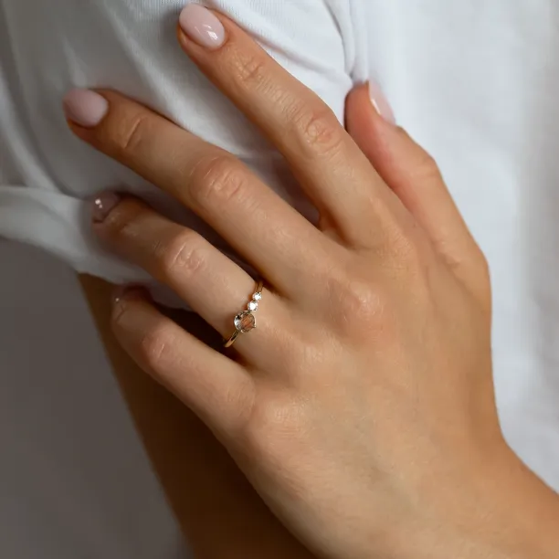 Gold ring with rutilated quartz and diamonds QUIDO Image
