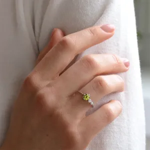 Gold ring with peridot and diamonds OLIVIA Thumbnail