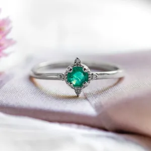 Gold ring with emerald and diamonds EMA Thumbnail