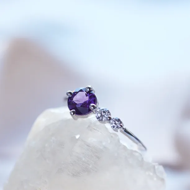 Gold ring with purple amethyst and diamonds AMO Image