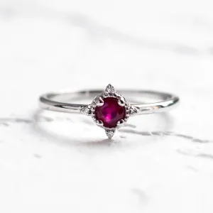 Gold ring with ruby and diamonds RUBY