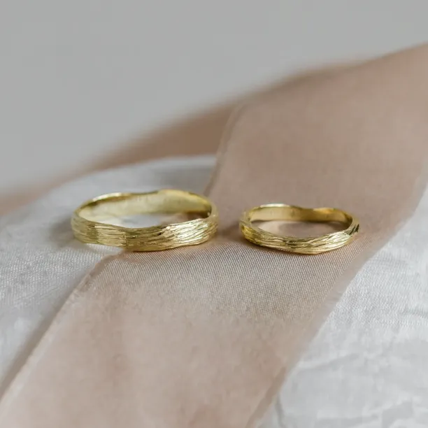 Gold twig wedding rings MIANA Image