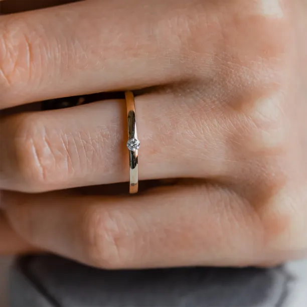 Minimalist diamond engagement ring HAIM Image