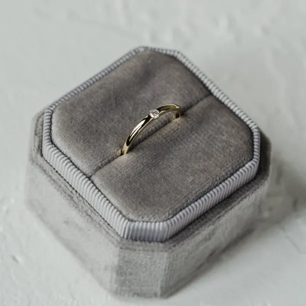 Minimalist diamond engagement ring HAIM Image