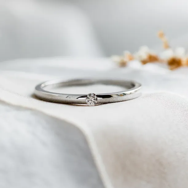 Minimalist diamond engagement ring HAIM Image