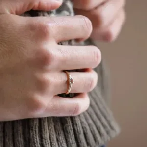 Unusual engagement ring with morganite MORGI Thumbnail