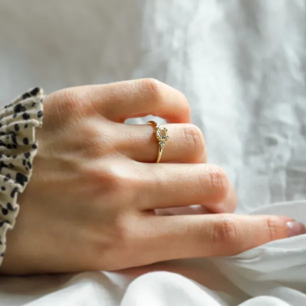 Romantic engagement ring with morganite and diamonds MONYX Image