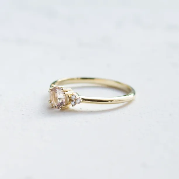 Romantic engagement ring with morganite and diamonds MONYX Image