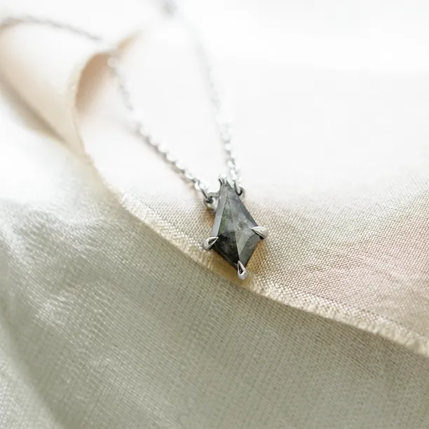 Gold necklace with salt and pepper diamond MELBOURNE Image